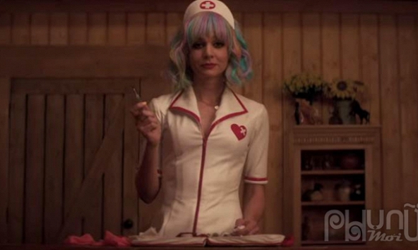  'Toxic' của Britney Spears tái xuất màn ảnh sau 16 năm