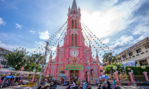 Nhà thờ Tân Định lọt Top 10 điểm đến màu hồng đẹp nhất thế giới