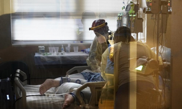 Chuyên gia tranh luận việc đếm ca mắc COVID-19 trong làn sóng Omicron