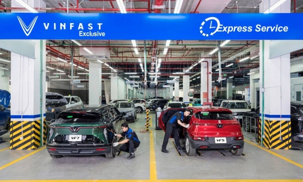 Hơn 400 xưởng dịch vụ, 150.000 cổng sạc, chủ xe VinFast nhận định “xe điện đã tiện hơn xe xăng”