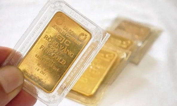 Giá vàng ngày 1/8/2026: Vàng miếng bật tăng, vàng thế giới lao dốc