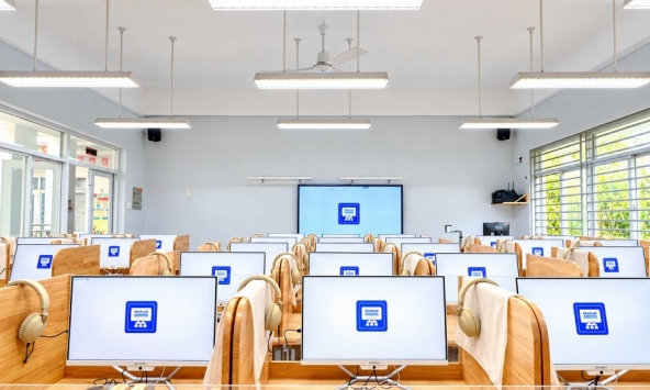 Phòng học ngoại ngữ MATHCAL – Giải pháp đồng bộ từ hệ sinh thái LTG GROUP