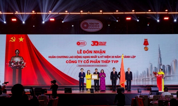 Thép TVP đón nhận Huân chương Lao động hạng Nhất, kỷ niệm 30 năm thành lập