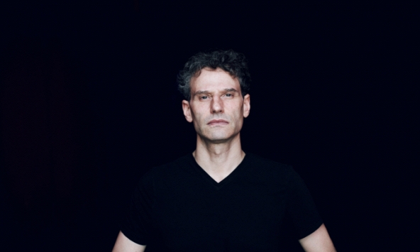 “Du hành cùng Satie” với nghệ sĩ dương cầm, nhạc trưởng tài năng David Greilsammer