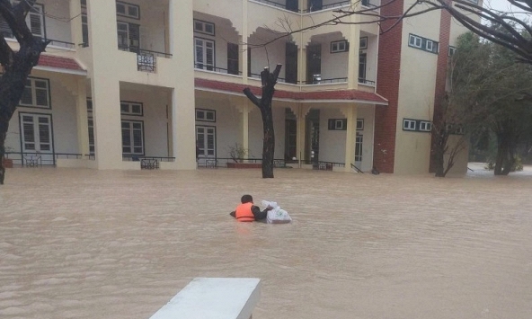 Nhiều trường Đại học giảm học phí cho sinh viên vùng lũ