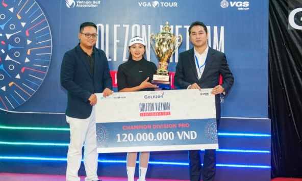 Nữ golfer xinh đẹp đăng quang, nhận giải thưởng kỷ lục Việt Nam