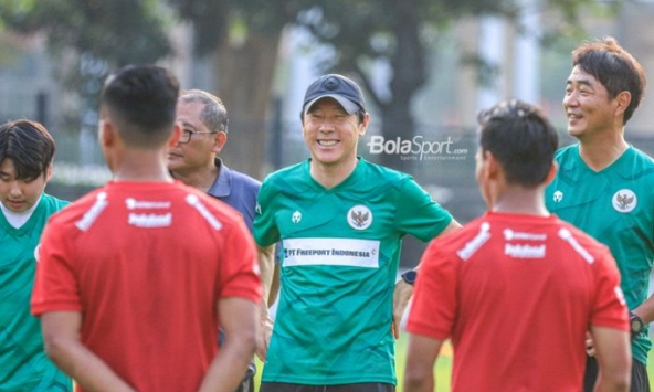 Bóng đá Indonesia có nước đi táo bạo, HLV Shin Tae-yong bỏ ĐTQG để lo cho… U23