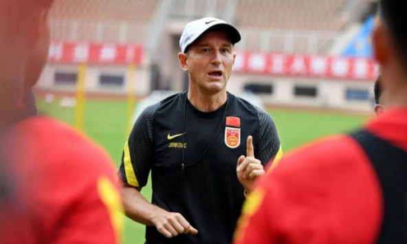 HLV tuyển Trung Quốc thú nhận sự thật kém vui trước thềm trận đấu tuyển Việt Nam