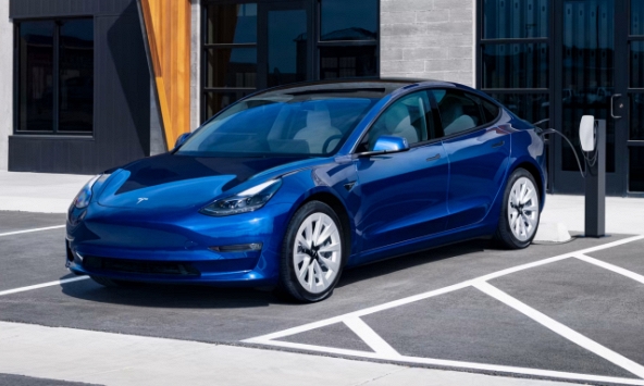 Ai cũng nghĩ đi xe điện tiết kiệm hơn xe xăng nhưng nghiên cứu này chỉ ra điều ngược lại