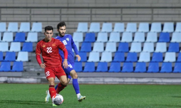 Quyết định cuối cùng của HLV Troussier & tương lai đáng lo cho công thần thời thầy Park