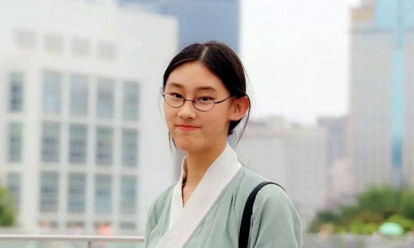  Cha mẹ của 'thần đồng' Thanh Hoa tiết lộ 4 phương pháp giáo dục để con trở thành tài nữ số một Trung Quốc