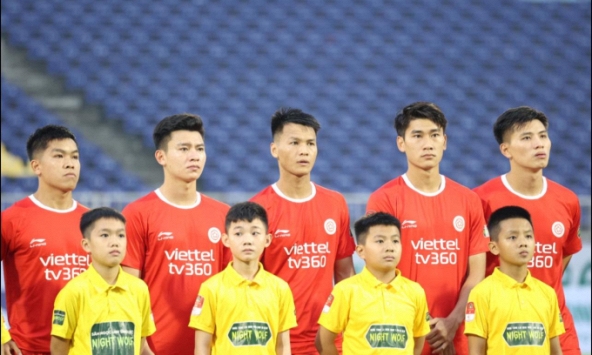 Sau cam kết đặc biệt, đại gia V.League tặng món quà lớn cho HLV Troussier