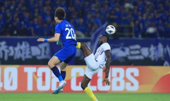 Gặp cú sốc sớm, “đại gia” V.League chiến đấu kiên cường trước kình địch từ Trung Quốc