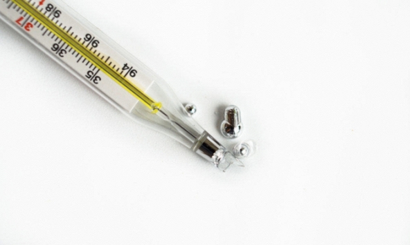 Thu dọn nhiệt kế thủy ngân vỡ như nào để tránh bị nhiễm độc?