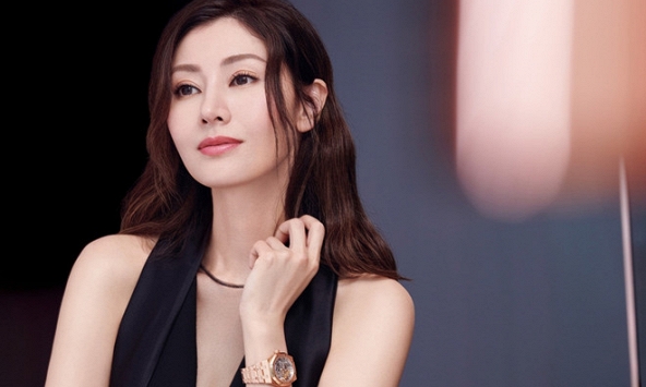 Lý Gia Hân gây xôn xao với tạo hình Dương Quý Phi ở tuổi 49