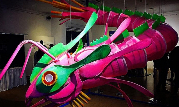 Triển lãm 'Loài Plastic' hay sự trỗi dậy của 'Quái vật nhựa'