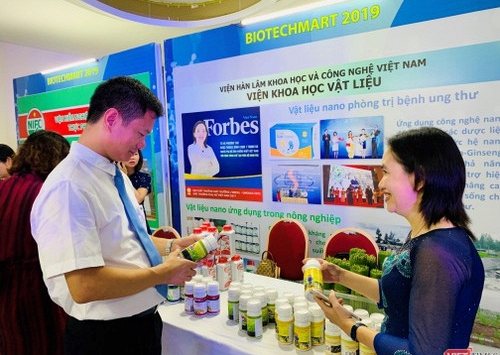 Nữ trí thức vượt mọi khó khăn, cống hiến hết mình cho khoa học