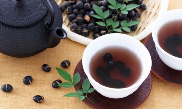  6 sai lầm dễ mắc phải khi dùng nước đậu đen