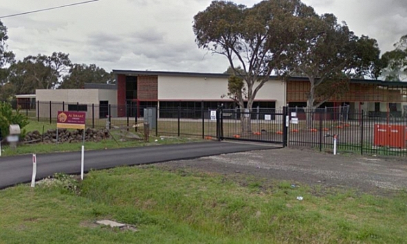 Trường học phạt tiền phụ huynh nếu đón con muộn