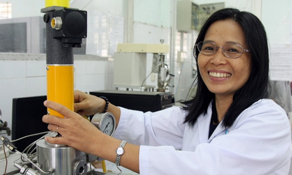 PGS. TS Lê Thị Kim Phụng: Hãy cứ đam mê, quả ngọt lành sẽ tới