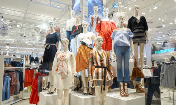 Có thật thời trang “mì ăn liền” đang thoái trào?