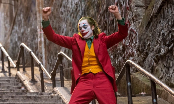 Joker: Khi cái ác khiêu vũ với cuộc đời!