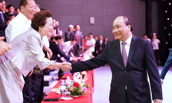 Thủ tướng: Doanh nhân hãy vì dân tộc, khát vọng vươn lên