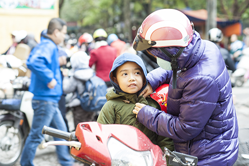 Không khí lạnh tràn về, miền Bắc bước vào đợt rét chính thức