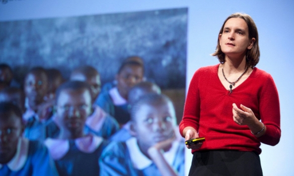 Nobel Kinh tế 2019: Người phụ nữ phá vỡ quan điểm giảm nghèo truyền thống