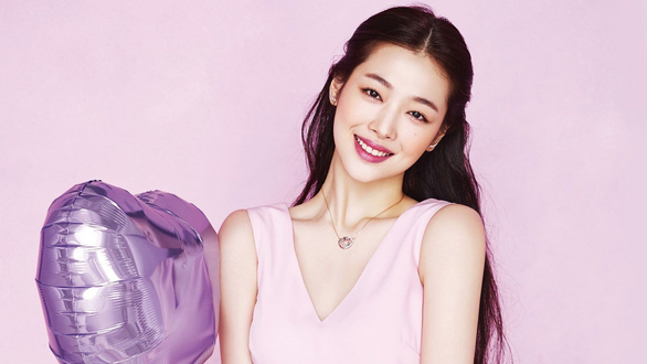 Sulli tự sát: “quyền lực” thế của giới ảo tác động lên thế giới thật?
