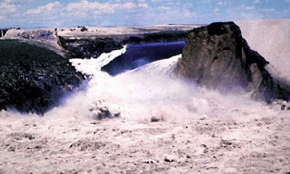 Vỡ đập ở Nga, 11 người chết