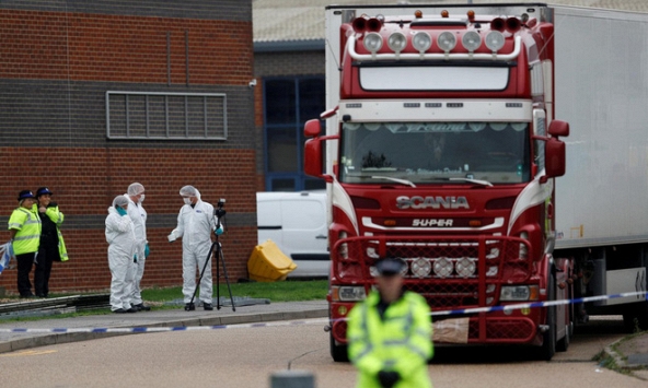 Toàn cảnh vụ 39 người trong xe tải ở Anh