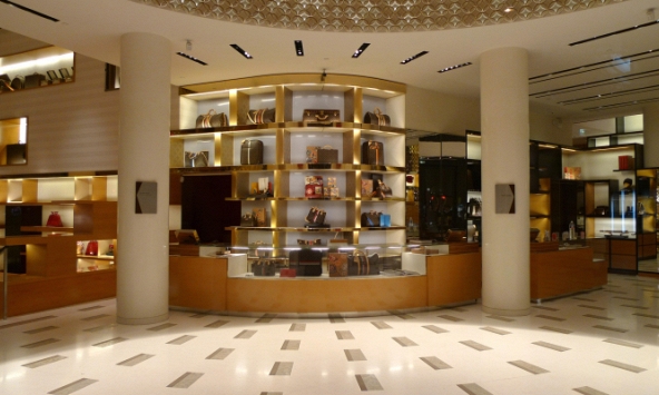 Ông chủ Louis Vuitton muốn mua lại hãng trang sức Tiffany