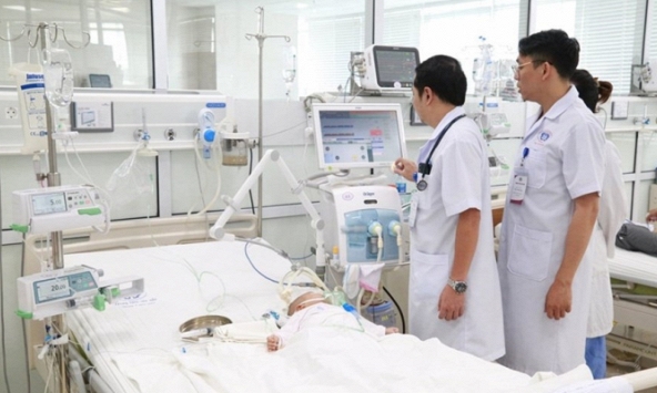 Ngộ độc thuốc nam, bé 3 tháng tuổi nguy kịch