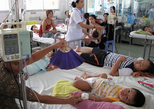 Sốt xuất huyết vẫn hoành hành các tỉnh thành