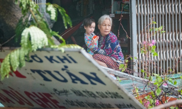 Gần 1 triệu hộ dân miền Trung mất điện vì bão Matmo