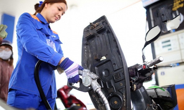 Giá xăng giảm 350 đồng/lít từ 15g ngày 31/10