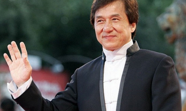 Thành Long là ngôi sao châu Á duy nhất lọt top 10 nam diễn viên có thu nhập cao nhất 10 năm qua