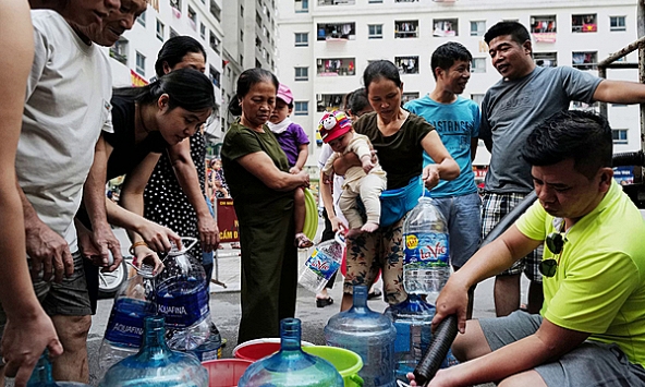 Dân Hà Nội có nguy cơ phải mua nước sạch đắt hơn gấp nhiều lần? 