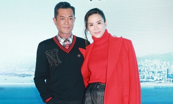 Mặc tin đồn hẹn hò và đính hôn, Cổ Thiên Lạc và Tuyên Huyên vẫn diện đồ  ton-sur-ton đi sự kiện