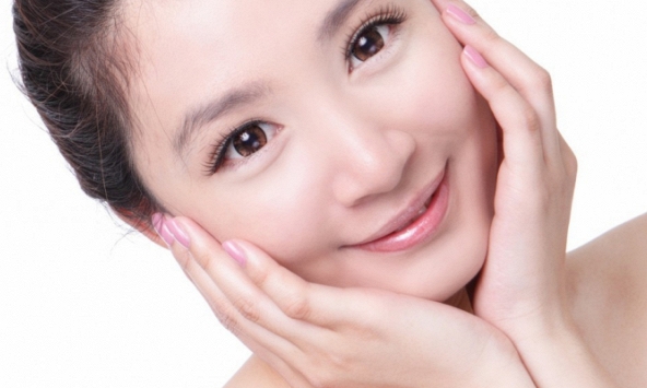 Đông sang, dưỡng ẩm làm sao để da mặt luôn “căng mướt, mịn màng”?