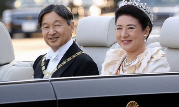 Lễ diễu hành đầu tiên sau khi lên ngôi của Nhật hoàng Naruhito cùng Hoàng hậu Masako 