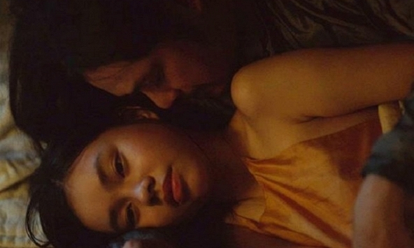 Ngoài ' Chàng dâng cá, Nàng ăn hoa!', nhiều phim Việt cũng vướng kiểm duyệt vì có cảnh nóng gây tranh cãi