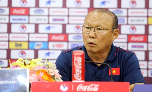 HLV Park Hang Seo: 'Công Phượng, Văn Hậu vẫn nở nụ cười vui vẻ trong các buổi tập'
