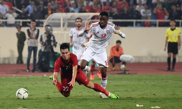 Việt Nam hạ UAE với tỷ số 1-0, lên ngôi đầu bảng G