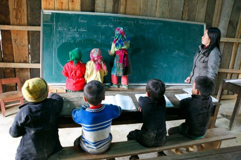 Chuyện về những người cõng chữ lên non...