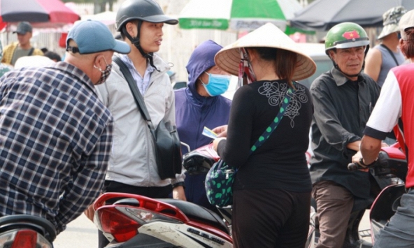 Thu giữ 1.000 vé giả trận đấu giữa ĐTVN - ĐT Thái Lan 