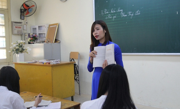 Cô giáo biến giờ học thành talk show truyền hình