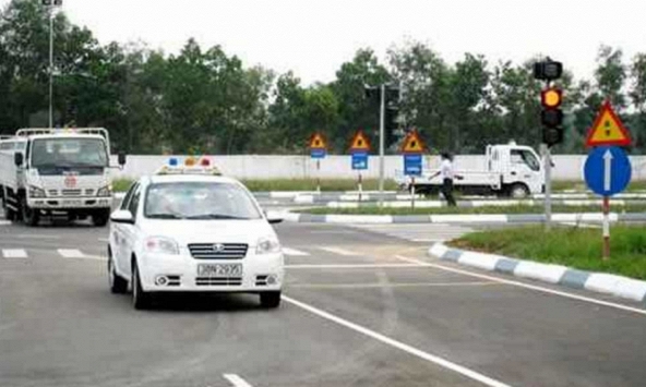 Đào tạo lái xe ở Việt Nam: Nhiều người có bằng vẫn không lái được xe 