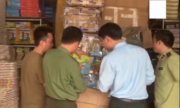 Xuất hiện đồ chơi lắp ghép có bản đồ 'đường lưỡi bò'